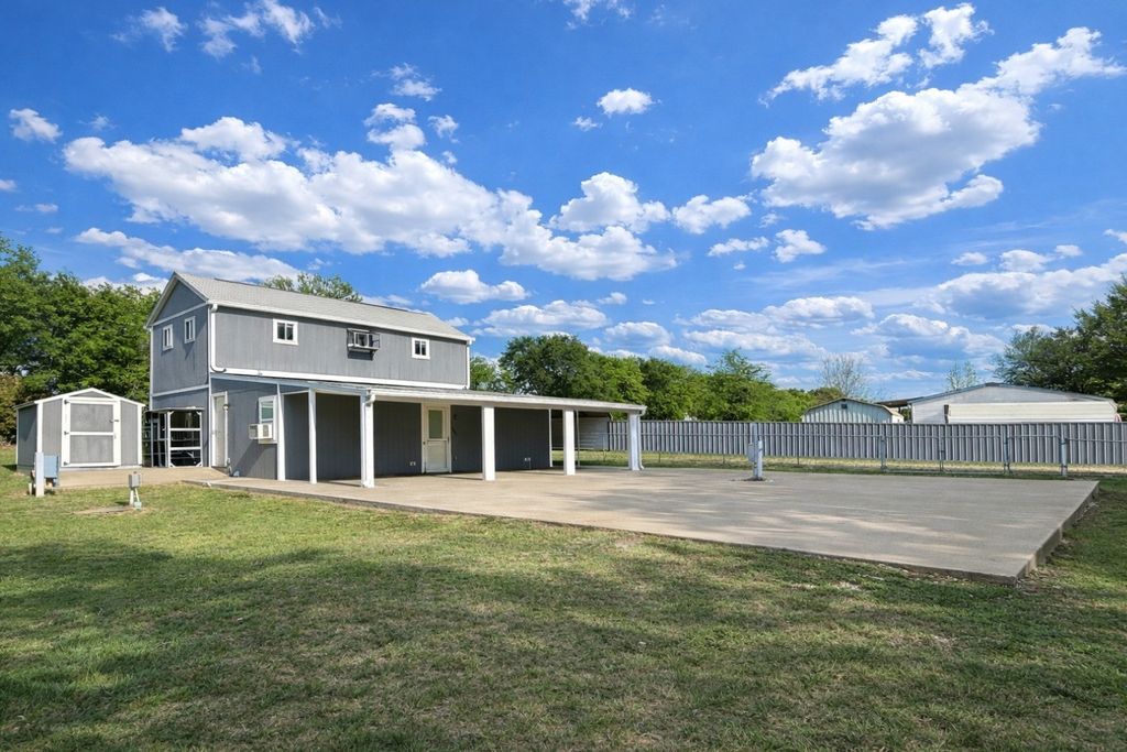 400 Comanche, Quitman, TX 75783