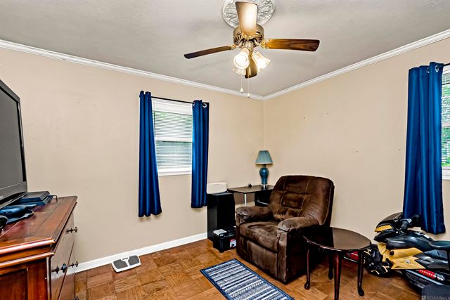 3235 Oakcrest Dr, Baton Rouge, LA 70814