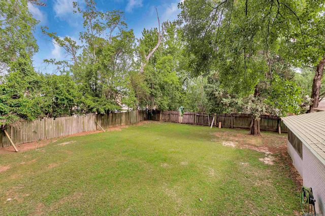 3235 Oakcrest Dr, Baton Rouge, LA 70814