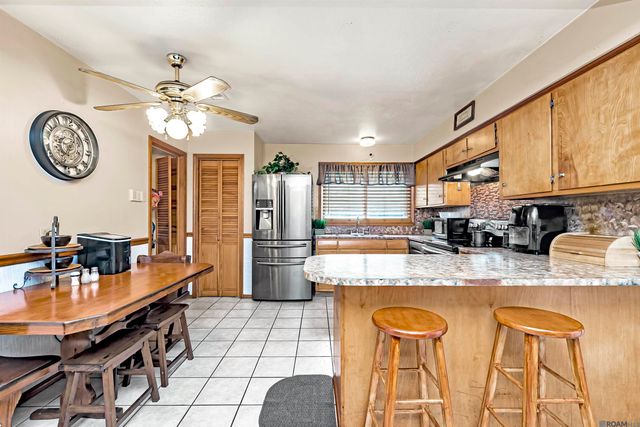 3235 Oakcrest Dr, Baton Rouge, LA 70814