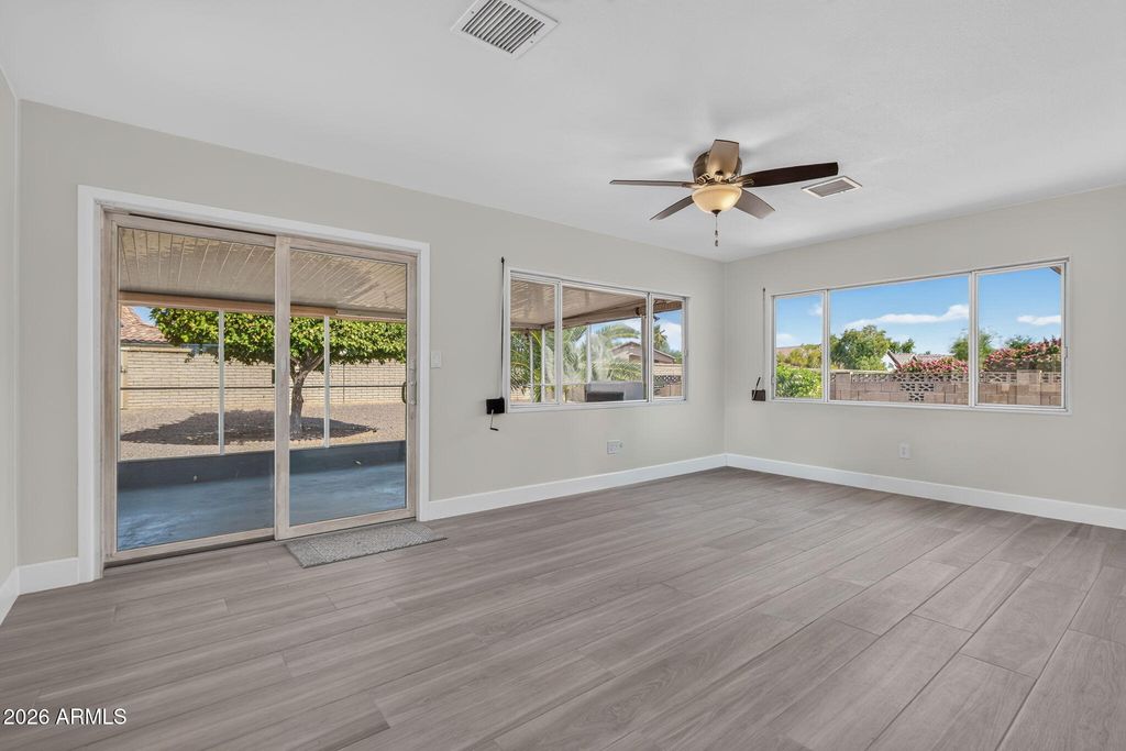 13849 N BOSWELL Boulevard, Sun City, AZ 85351 — photo 4