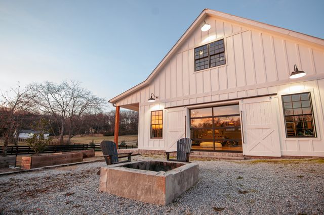 6502 Peytonsville Arno Rd, College Grove, TN 37046