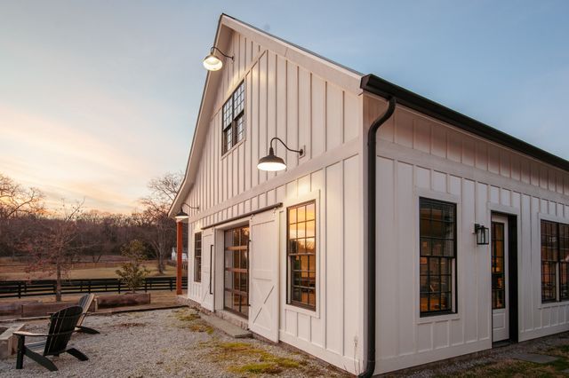 6502 Peytonsville Arno Rd, College Grove, TN 37046