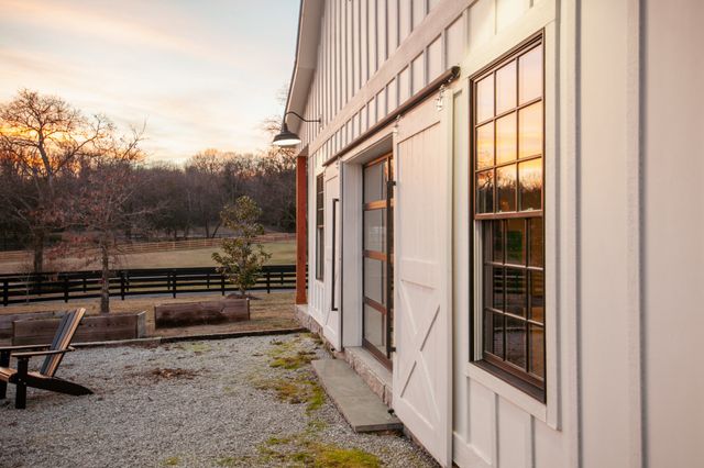 6502 Peytonsville Arno Rd, College Grove, TN 37046