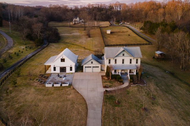 6502 Peytonsville Arno Rd, College Grove, TN 37046