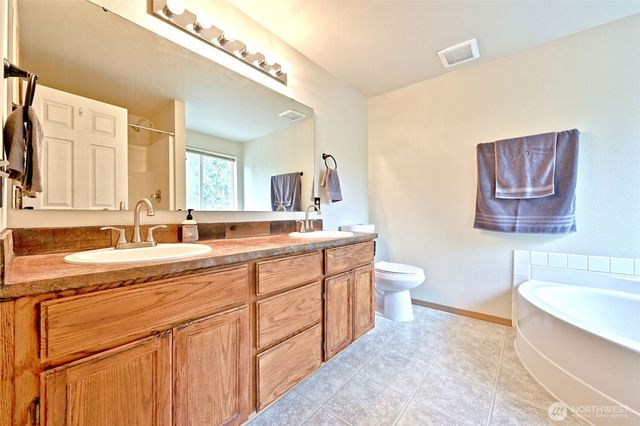 5721 208th St Ct E, Spanaway, WA 98387