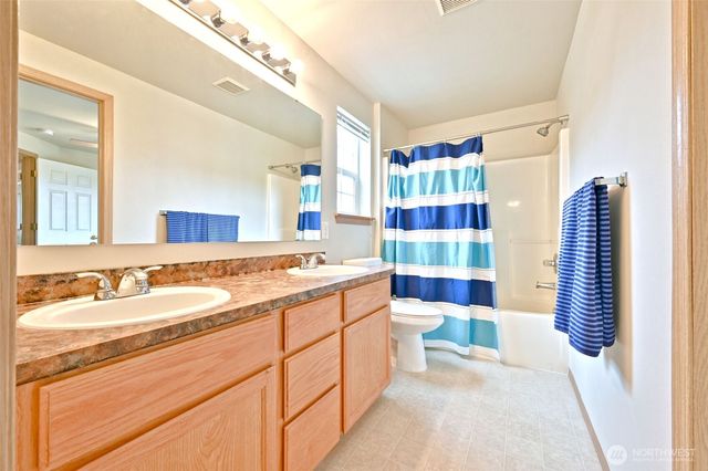 5721 208th St Ct E, Spanaway, WA 98387
