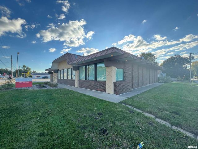 2904 11TH Street, Rock Island, IL 61201