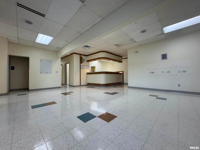 2904 11TH Street, Rock Island, IL 61201