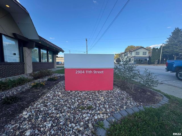 2904 11TH Street, Rock Island, IL 61201