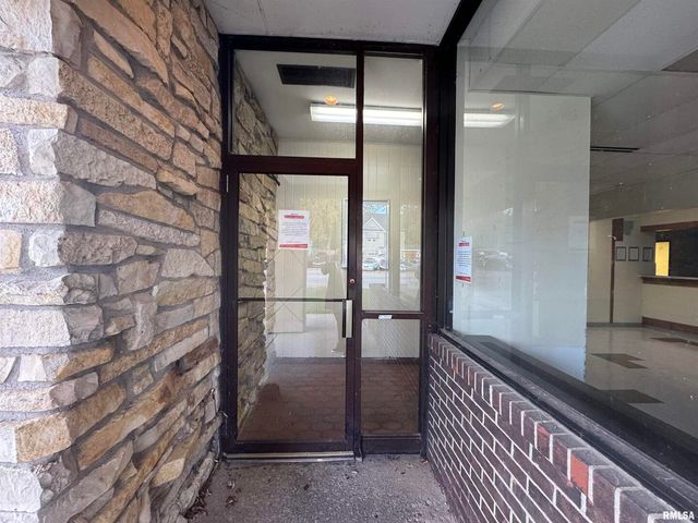 2904 11TH Street, Rock Island, IL 61201