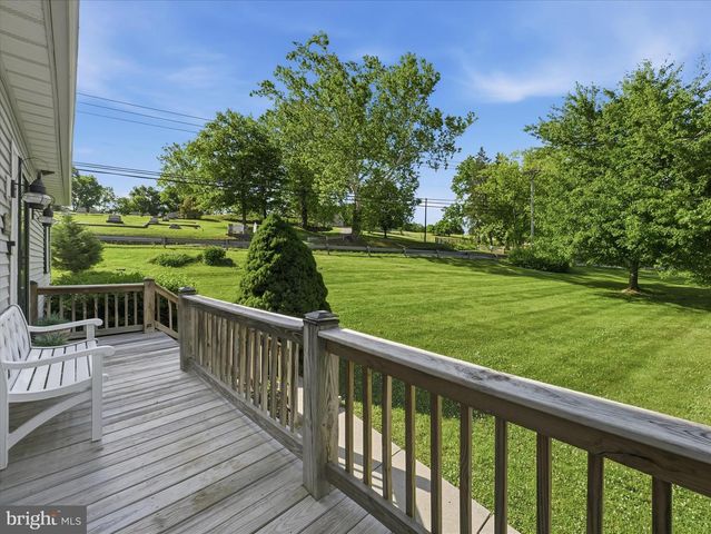 8825 TUSCARORA PIKE, Martinsburg, WV 25403