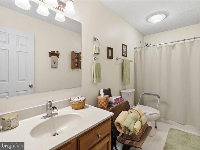 8825 TUSCARORA PIKE, Martinsburg, WV 25403