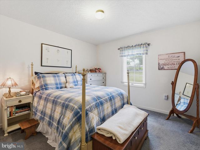 8825 TUSCARORA PIKE, Martinsburg, WV 25403