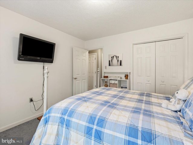 8825 TUSCARORA PIKE, Martinsburg, WV 25403