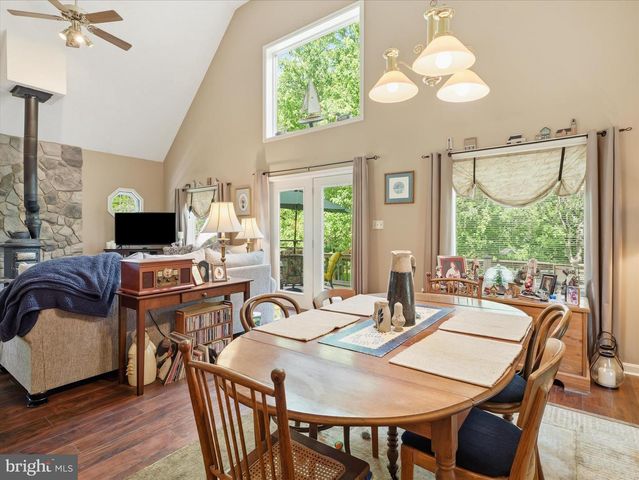 8825 TUSCARORA PIKE, Martinsburg, WV 25403