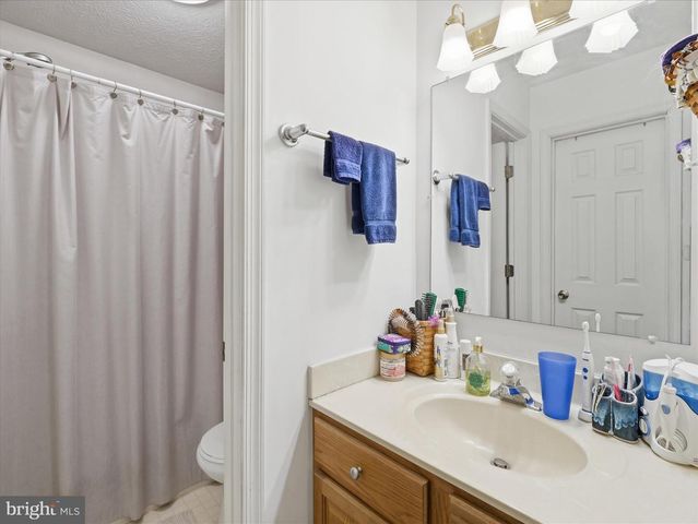 8825 TUSCARORA PIKE, Martinsburg, WV 25403