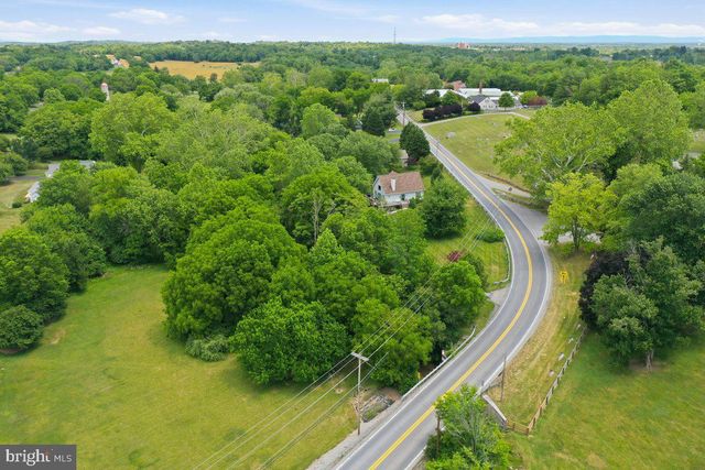 8825 TUSCARORA PIKE, Martinsburg, WV 25403