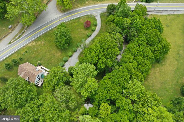 8825 TUSCARORA PIKE, Martinsburg, WV 25403