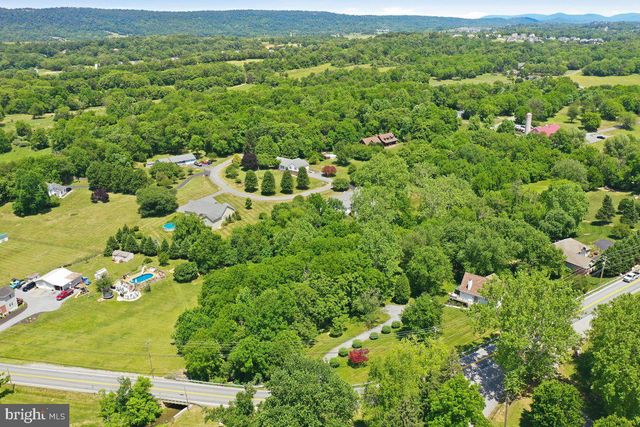8825 TUSCARORA PIKE, Martinsburg, WV 25403