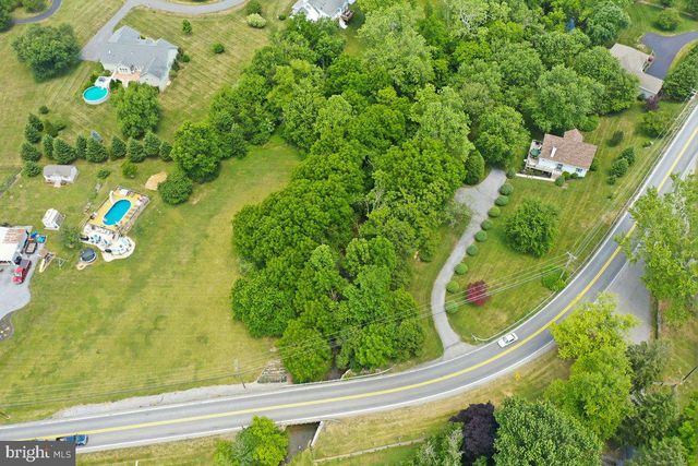 8825 TUSCARORA PIKE, Martinsburg, WV 25403
