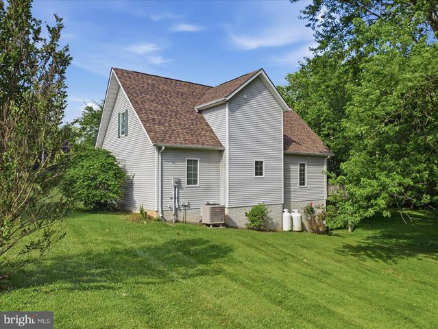 8825 TUSCARORA PIKE, Martinsburg, WV 25403