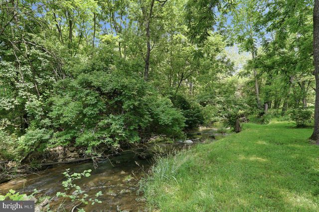 8825 TUSCARORA PIKE, Martinsburg, WV 25403