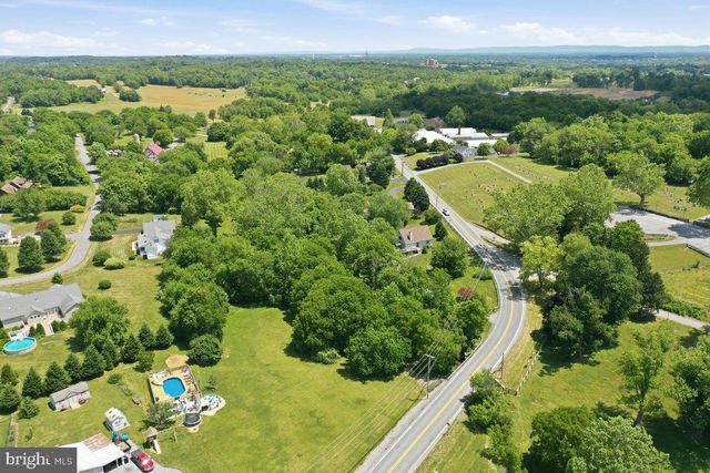 8825 TUSCARORA PIKE, Martinsburg, WV 25403