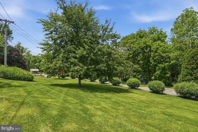 8825 TUSCARORA PIKE, Martinsburg, WV 25403