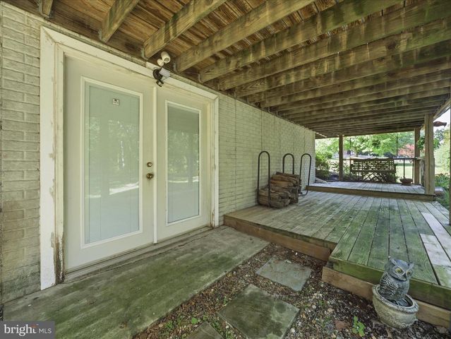 8825 TUSCARORA PIKE, Martinsburg, WV 25403