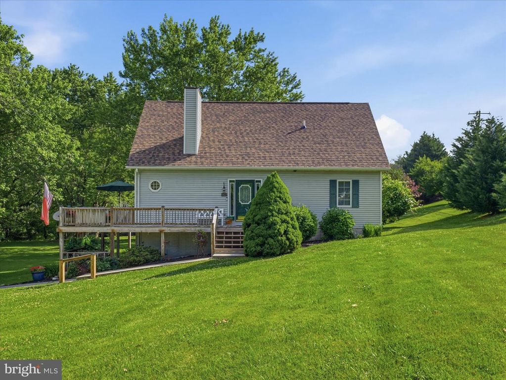 8825 TUSCARORA PIKE, Martinsburg, WV 25403