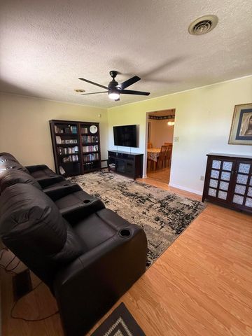 2841 W Laurel Road, London, KY 40741