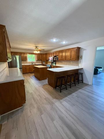 2841 W Laurel Road, London, KY 40741