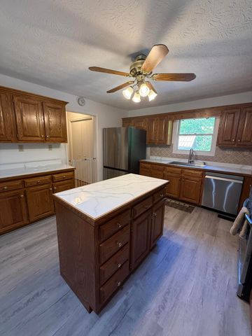 2841 W Laurel Road, London, KY 40741