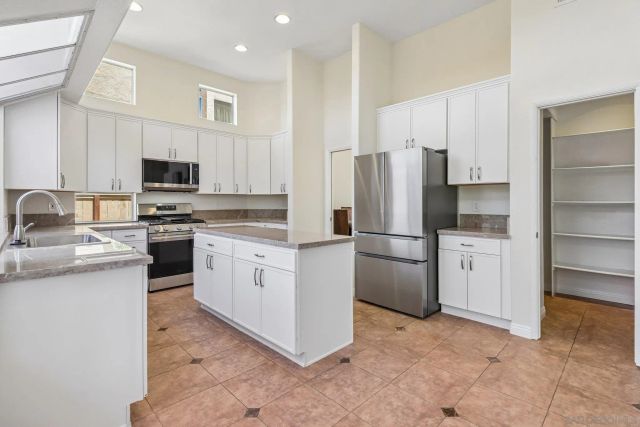 9432 Hito Court, San Diego, CA 92129