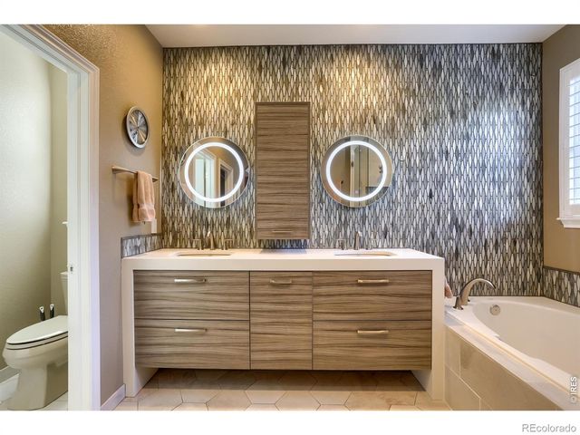 12915 W 77th Drive, Arvada, CO 80005