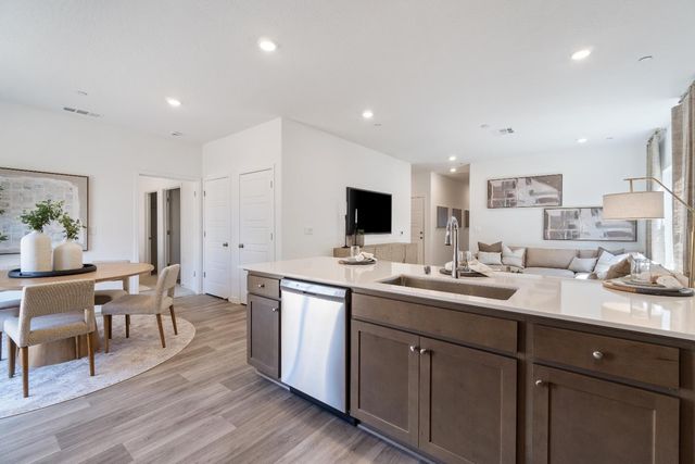 996 Deerhorn Drive W, Madera, CA 93636