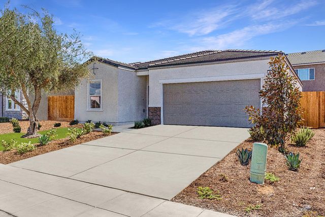 996 Deerhorn Drive W, Madera, CA 93636