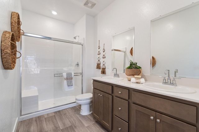 996 Deerhorn Drive W, Madera, CA 93636