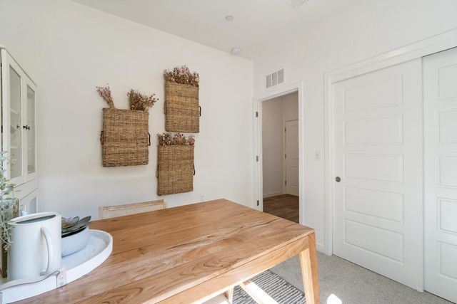 996 Deerhorn Drive W, Madera, CA 93636