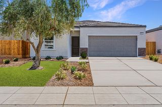 996 Deerhorn Drive W, Madera, CA 93636