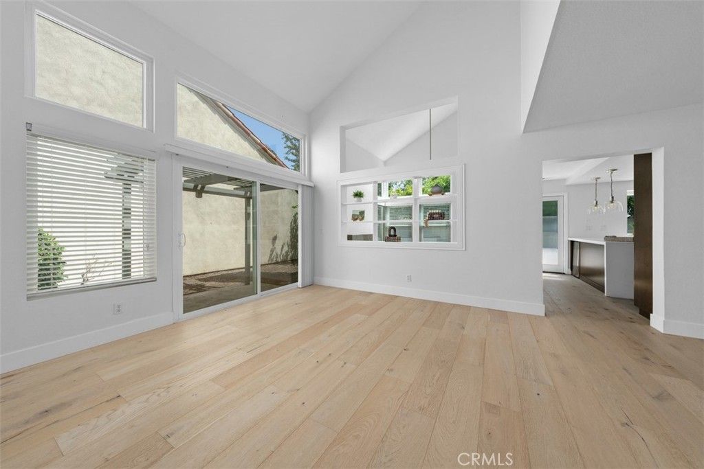 27 Almeria, Irvine, CA 92614 — photo 4