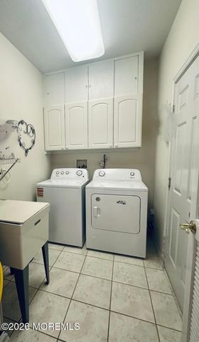 12 Lorenzo Road, Manchester, NJ 08759