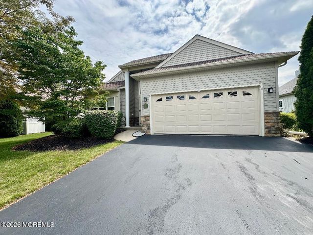 12 Lorenzo Road, Manchester, NJ 08759
