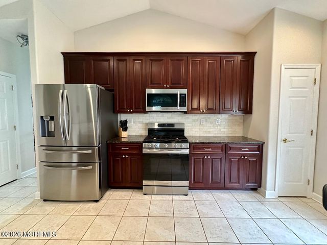 12 Lorenzo Road, Manchester, NJ 08759