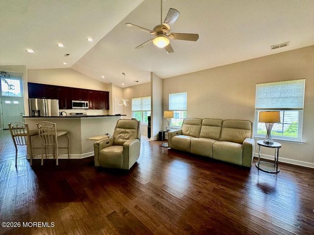 12 Lorenzo Road, Manchester, NJ 08759