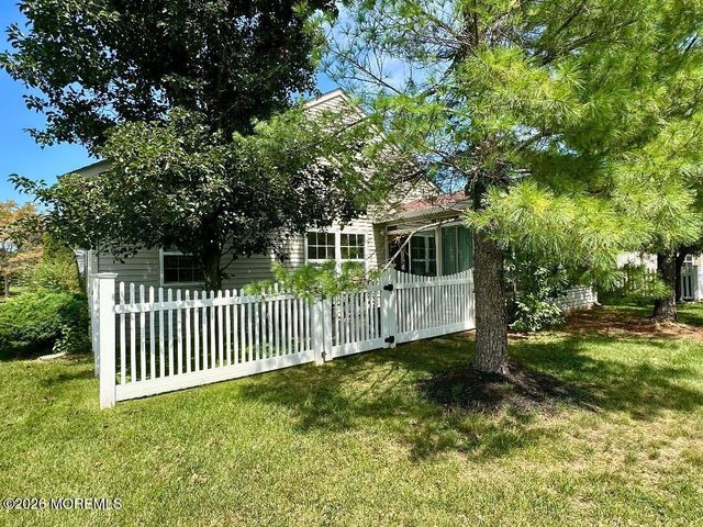 12 Lorenzo Road, Manchester, NJ 08759