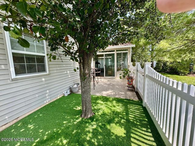 12 Lorenzo Road, Manchester, NJ 08759