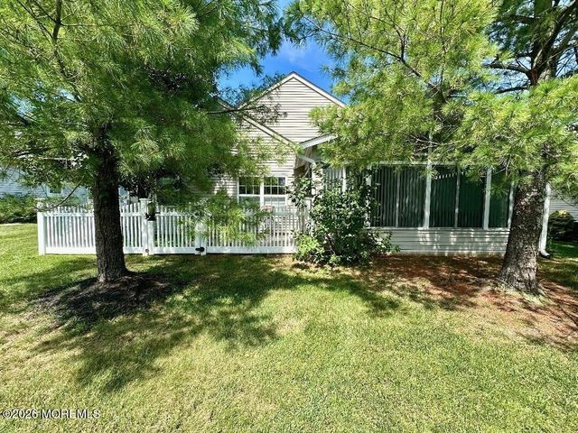 12 Lorenzo Road, Manchester, NJ 08759
