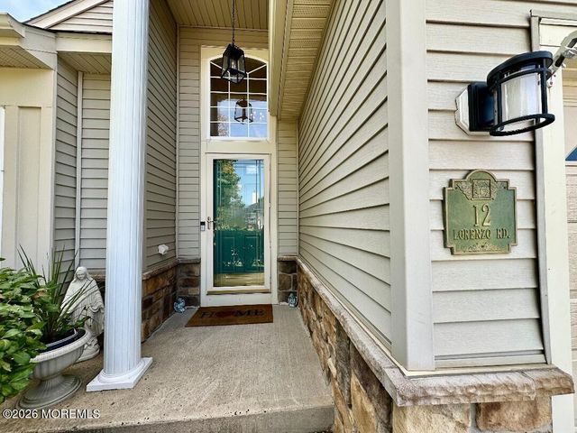 12 Lorenzo Road, Manchester, NJ 08759